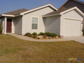 Building Photo - 534 Cardinal Manor