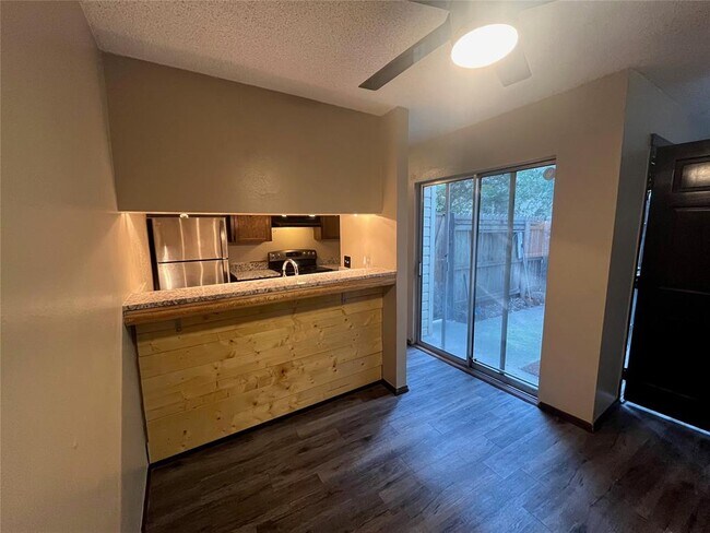 Building Photo - 822 Cardinal Creek Blvd