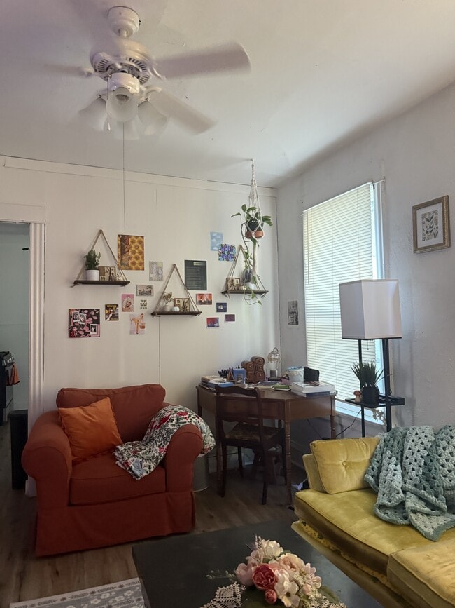 Building Photo - 120 S Blair St