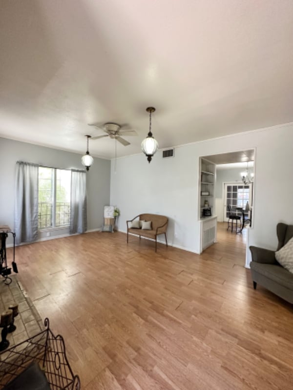 Foto del edificio - 1603 W Rosewood Ave
