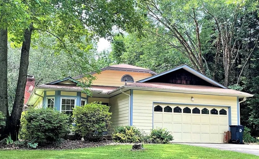 Primary Photo - 21225 Pine Ridge Dr