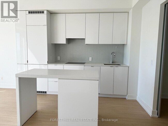 Building Photo - 7 Grenville St