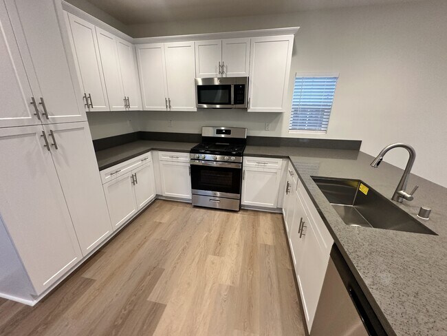 Building Photo - 176 N Sutter Ave