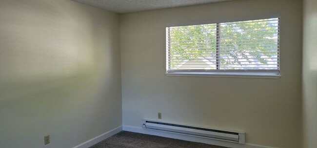 Building Photo - 1747 London Cir