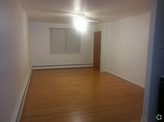 Building Photo - 206 Furley St