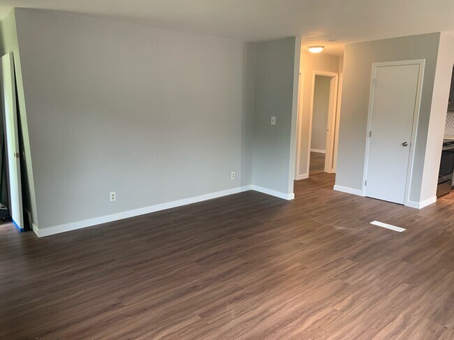 Building Photo - 1149 Bonnie Dr