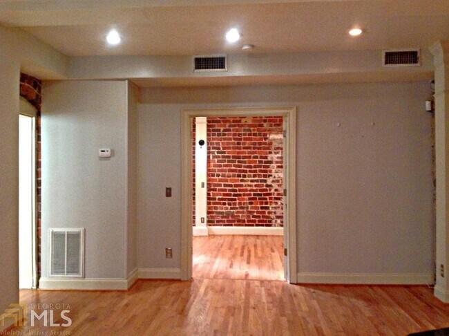 Foto del edificio - 635 Myrtle St NE