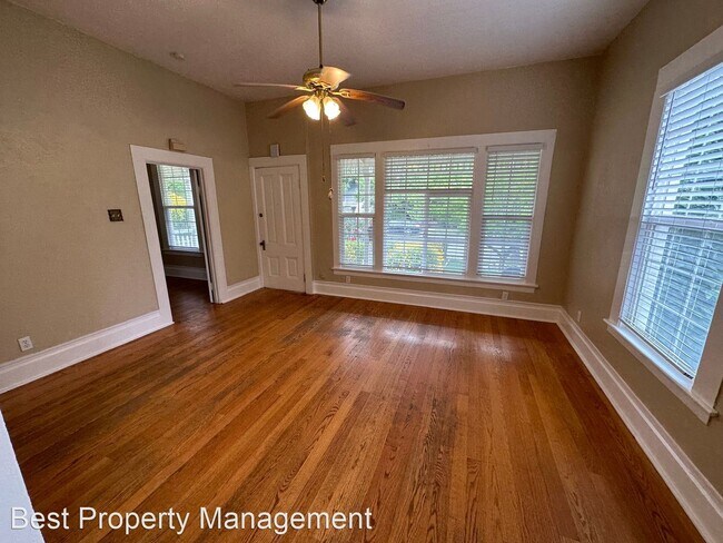 Foto del edificio - 3 br, 2 bath House - 112 W. 5th St.