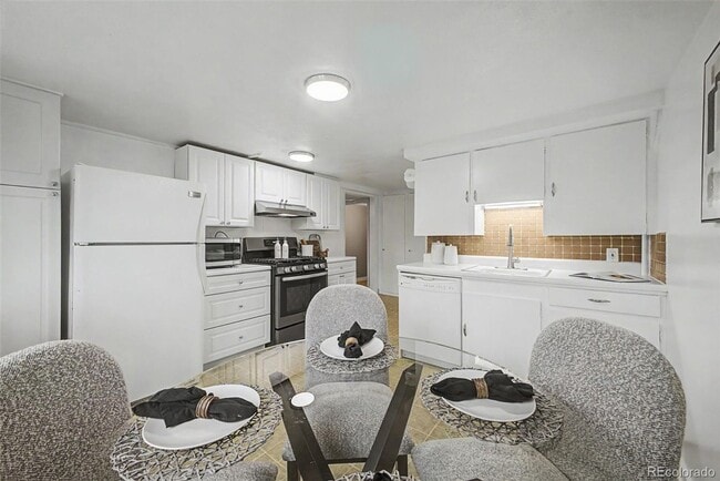 Photo - 3028-3030 N Raleigh St Apartment