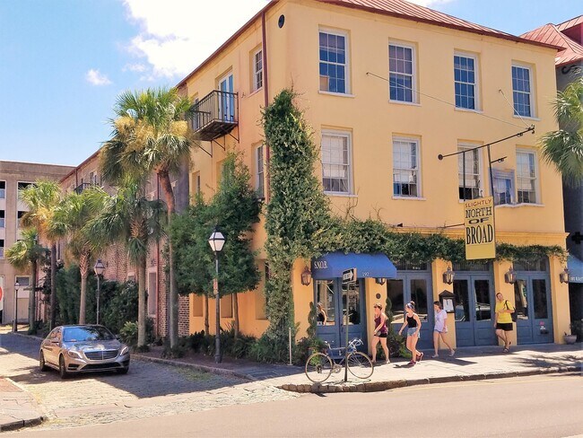 Foto del edificio - 192 E Bay St