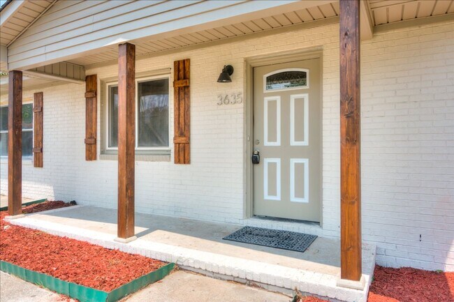 Building Photo - Beautiful 4 Bedroom Home