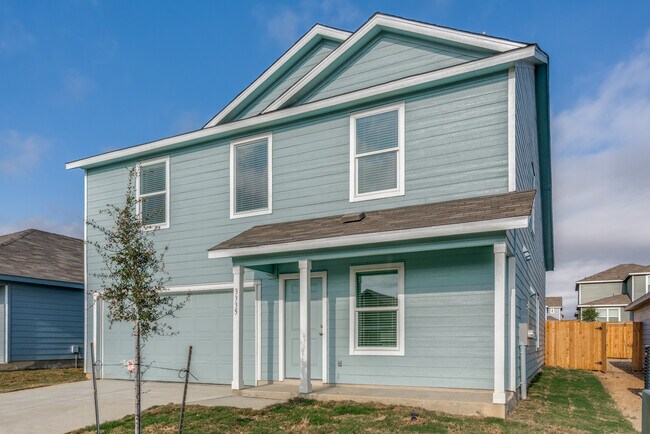 Building Photo - 3335 Gingham Pt