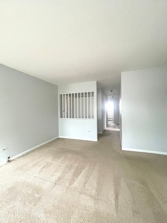 Foto del edificio - 8053 W Churchill Ave