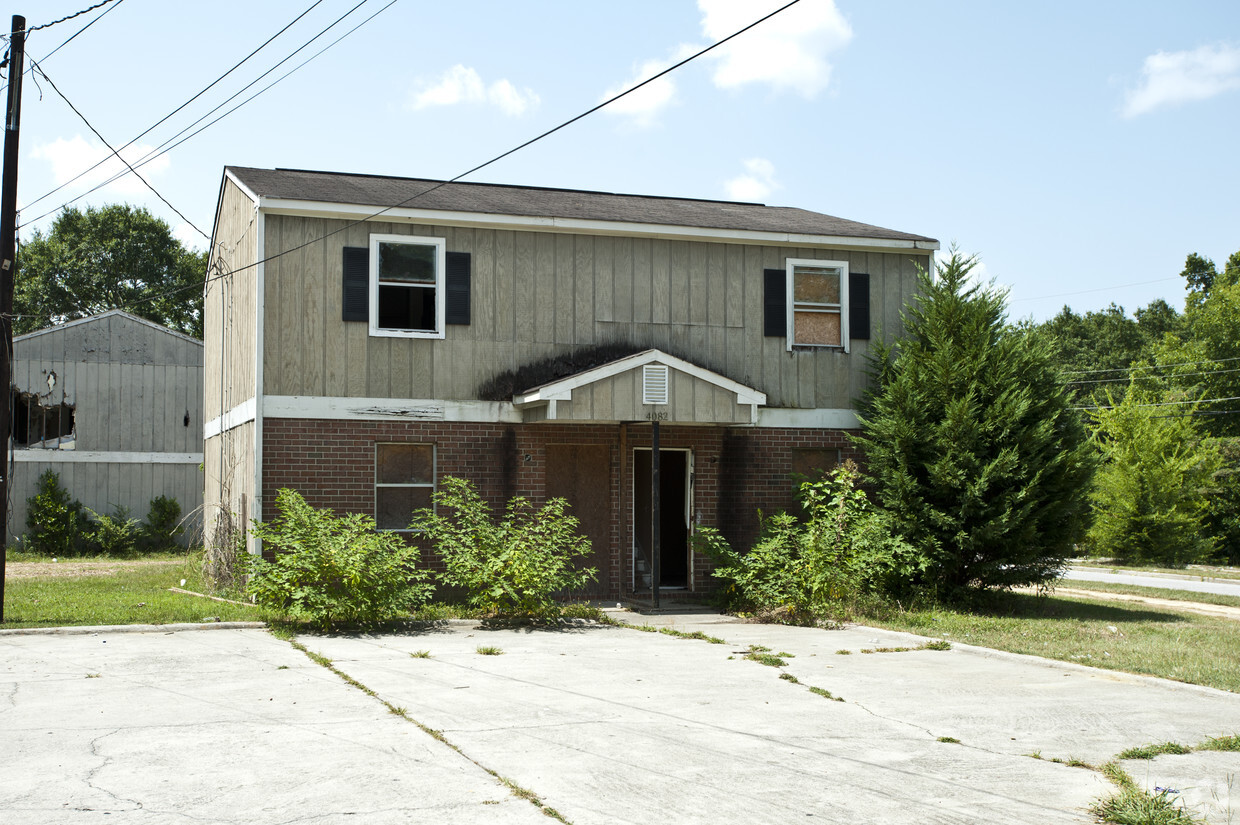 Building Photo - Forest Avenue Duplexes