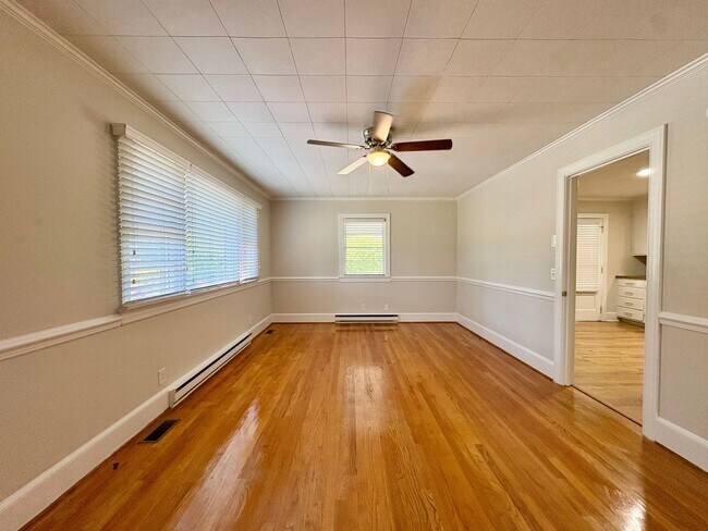 Building Photo - Adorable 2 Bedroom Home in the Heart of Nashville!