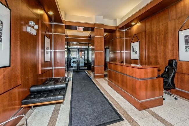 Building Photo - 5 E 14th Pl