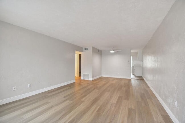 Building Photo - 2433 Brazilia Dr