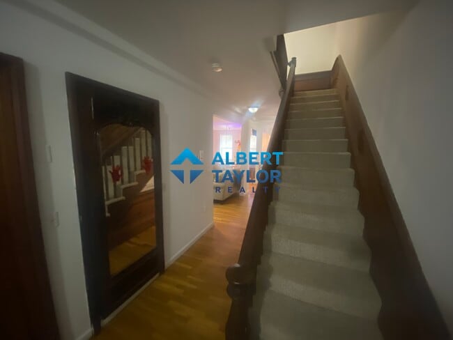 Building Photo - 750 Tremont St