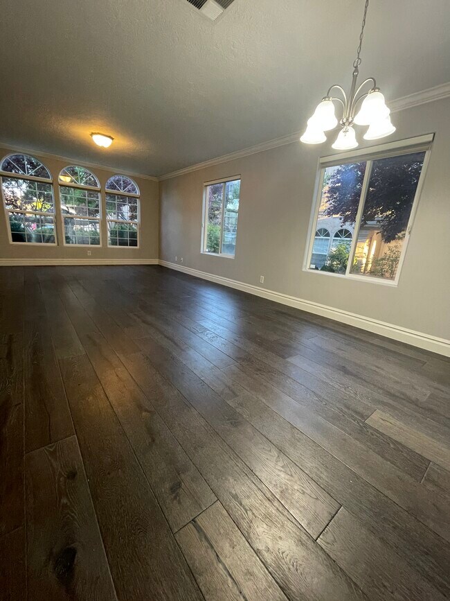 Foto del edificio - 290 S 1200 E