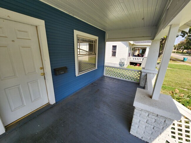 Foto del edificio - !! Spacious 2-Bedroom, 1-Bathroom Home AVA...