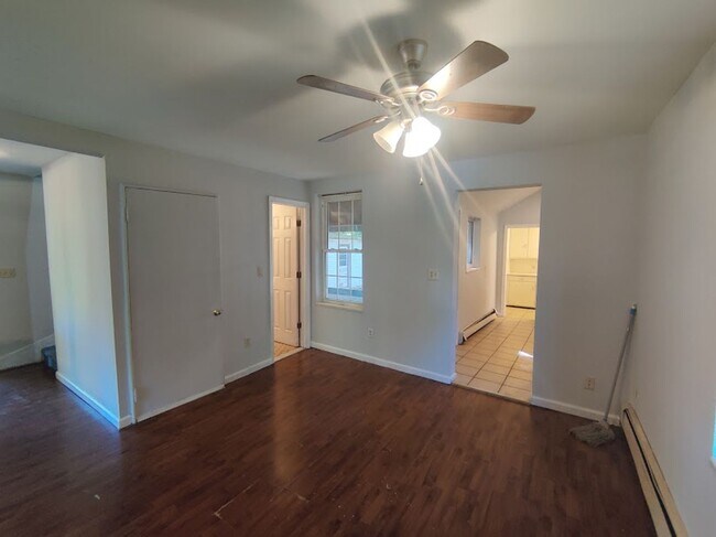 Foto del edificio - PRIVATE, COZY 2-3 BDRM 1.5 BATH HOME W/ HU...