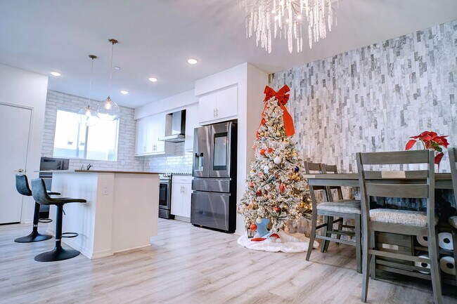 Foto del edificio - 5503 Sandcliff Ln