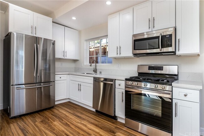Foto del edificio - 7039 Bevis Ave