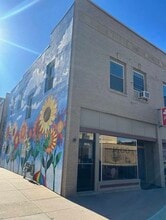 Building Photo - 109 1/2 E 6th St