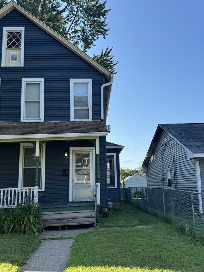 Foto del edificio - 2325 McKinley Ave
