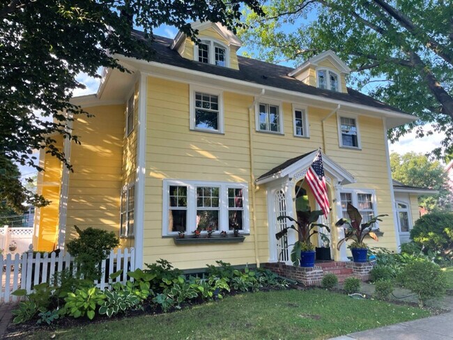 Foto del edificio - 410 Wellington Ave