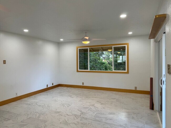 Foto del edificio - Newly Renovated 2 Bedroom / 1 Bathroom Cottage for Rent in Makawao!