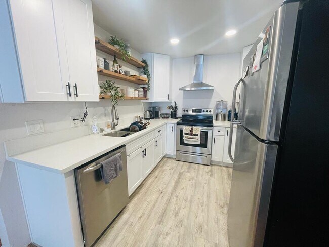 Stainless Steel Kitchen - 10350 Caminito Cuervo