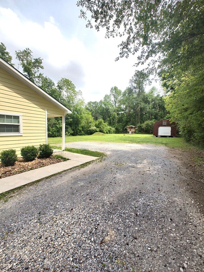 Building Photo - 407 TX-421