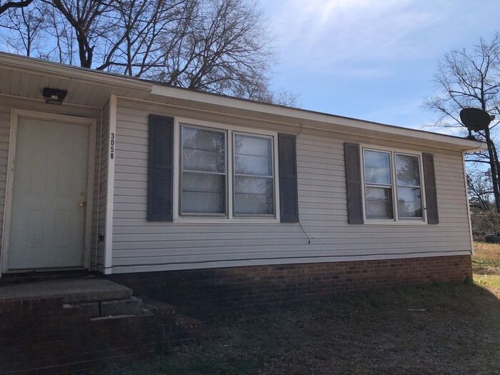 Primary Photo - 2 Bedroom 1 Bath Duplex For Rent!