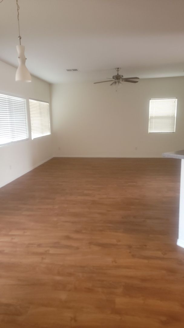 Foto del edificio - 22257 N Gibson Dr