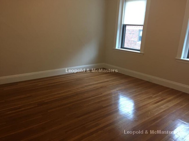 Building Photo - 98A Longwood Ave