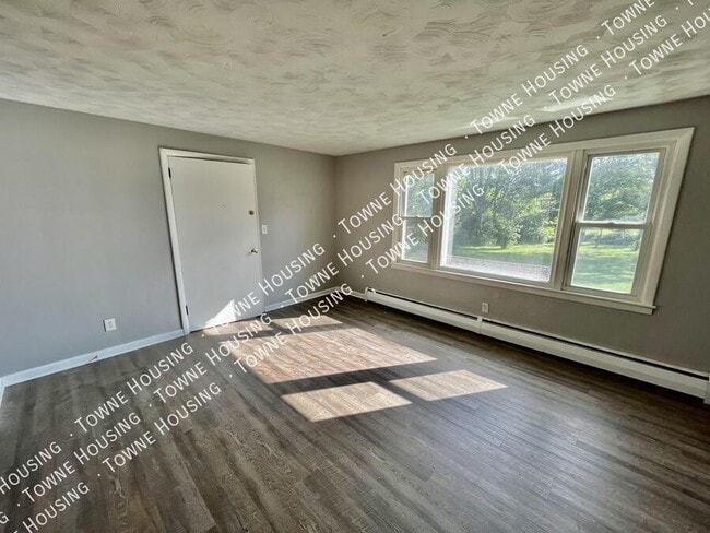 Building Photo - 257 Witmer Rd