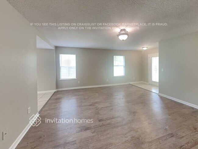 Foto del edificio - 7102 Beekman Lake Dr