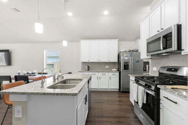Foto del edificio - 17598 Longwood Trce Ln