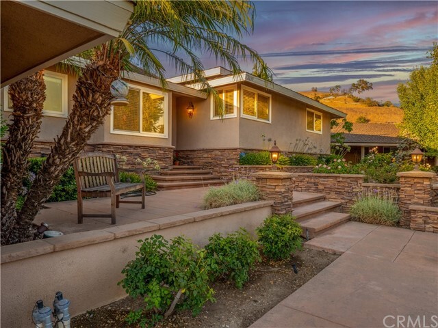 Building Photo - 2639 Country Club Dr