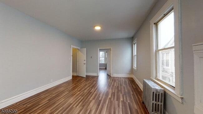 Building Photo - 416 Leslie St