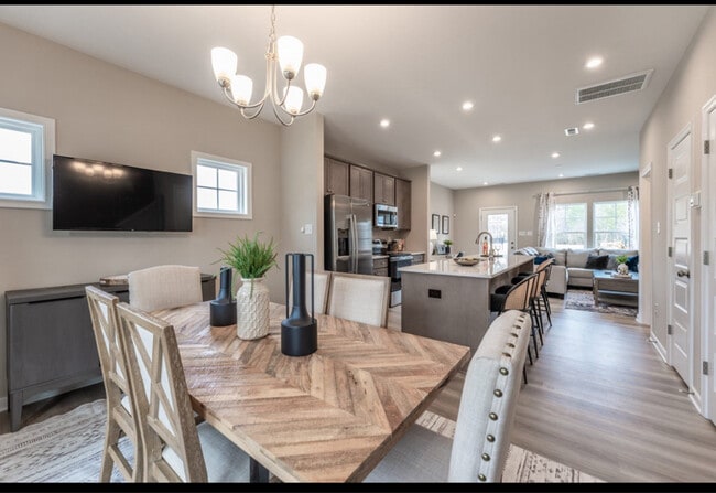 Foto del edificio - 235 Greenpark Rd