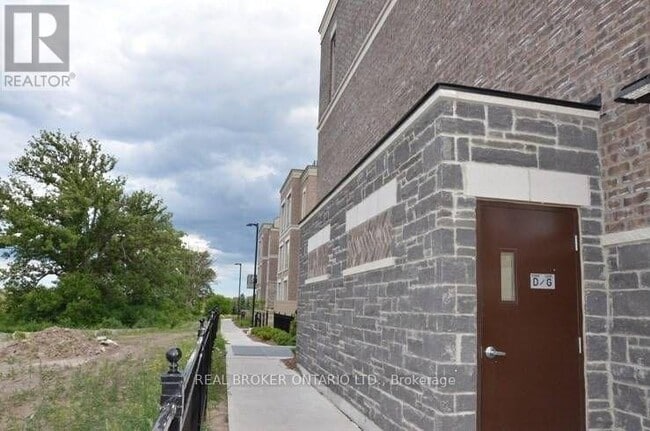 Building Photo - 30 Westmeath Ln