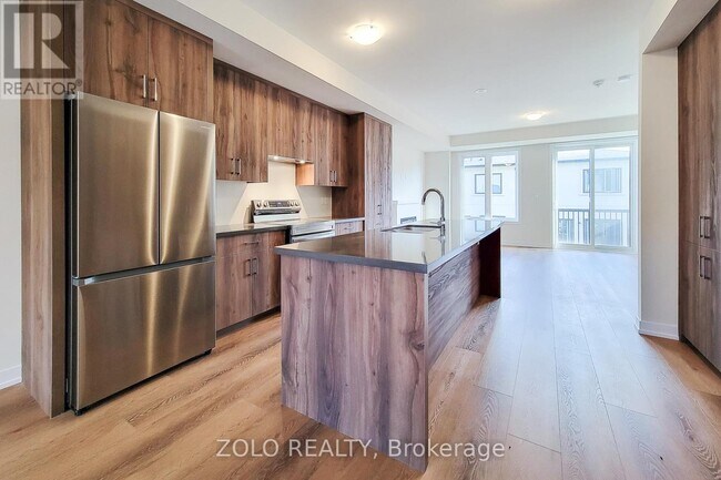 Photo du bâtiment - 1364 Kaniv St