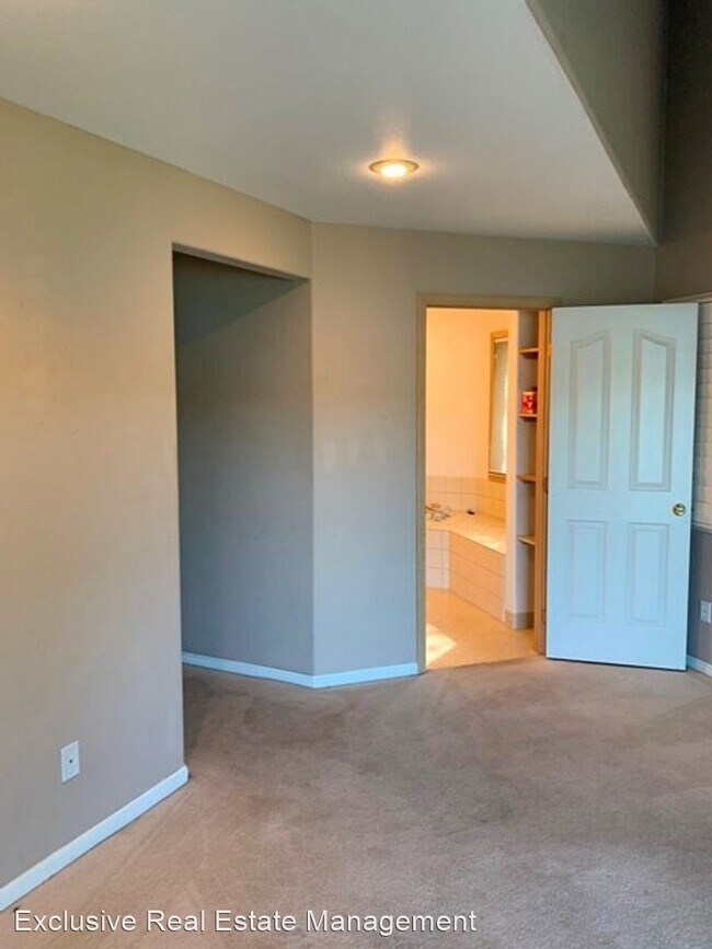 Foto del edificio - 3 br, 2.5 bath House - 2904 Front Street