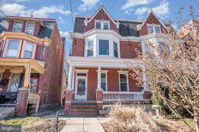 Foto del edificio - 340 College Ave