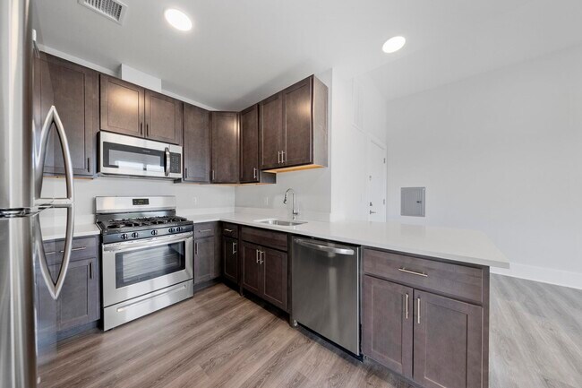 Foto del edificio - 660 Grand St