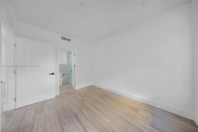 Building Photo - 1335 SW 4th St
