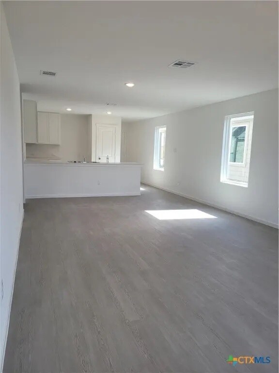 Foto del edificio - Room in House on Noir Ln