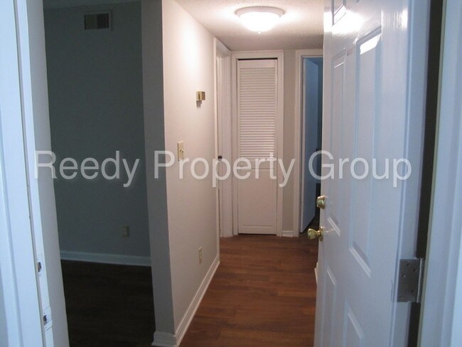 Building Photo - 110 Greenforest Cir